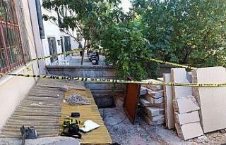 Rögara düşen kadın, elektrik akımına kapılarak...