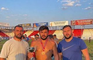 Sakarya Büyükşehir’in pehlivanı Elmalı’da...