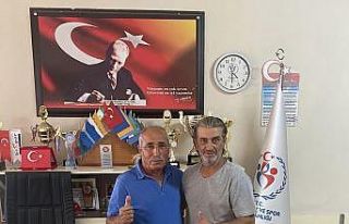 Salihli Emirspor, Sapmaz’a emanet