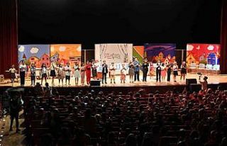 Sanat Akademisi Öğrencilerinden Tiyatro Gösterisi