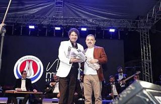 Sanatçı Hakan Taşıyan Sincan’da konser verdi