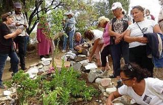 Sanatçı Tuncel Kurtiz, vefatının 9. yılında...