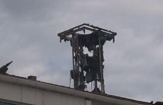 Sancaktepe’de çatı yangını