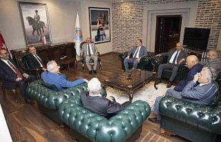 Seçer: "Esnafın yanında olunması gerektiği...