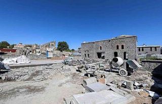 Şehzadeler Konağı’ndaki restorasyon çalışmalarında...