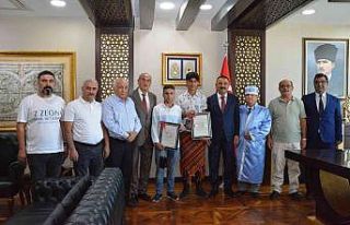 Siirt Valisi Hacıbektaşoğlu ahilerle bir araya...