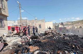 Siirt’te kış gelmeden 2 ton odun yandı