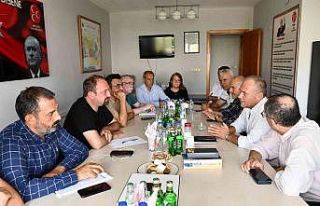 Siyasi parti ziyaretlerini sürdüren Gümrükçü’den...