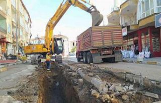 Su şebekesi yenileme çalışması sürüyor