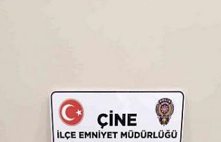 Şüphelenilen araçtan uyuşturucu ve ruhsatsız...