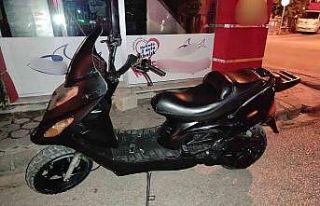 Şüpheli şahıslardan çalıntı motosiklet ve tabanca...