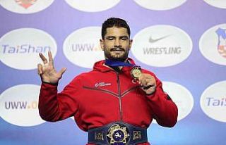 Taha Akgül: "Altın kemerle uyuyacağım"