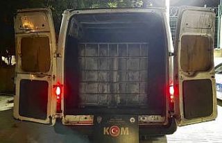 Takibe alınan minibüsten kaçak akaryakıt çıktı