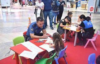 Tarsus Emniyeti AVM’de bilgilendirme standı kurdu