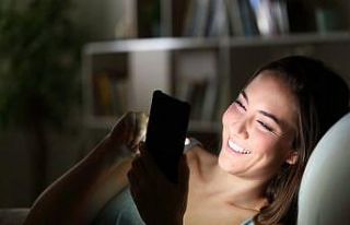 Telefon, bilgisayar ve spotlar güneş kadar zararlı