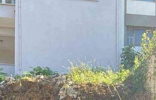 Temeli kazılan inşaatta çökme:1 yaralı