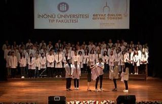 Tıbbiyelilerde beyaz önlük heyecanı