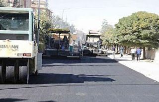 TOKİ konutlarında sıcak asfalt serimi başladı