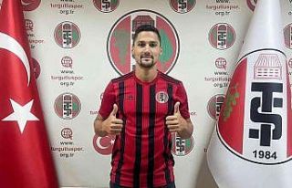 Turgutluspor golcü oyuncu Noyan Öz’ü renklerine...