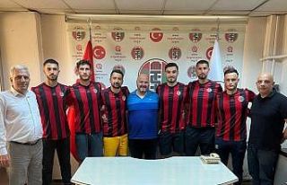 Turgutluspor’da imza yağmuru