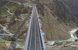 Türkiye’nin en yüksek köprüsünden yaklaşık...