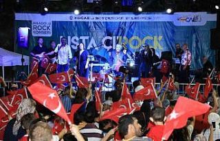 Usta Çı-Rock konseriyle geçmişe yolculuk yaptılar