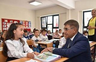 Vali Gürel, Şehit Metin Arslan İlkokulu’nda incelemelerde...