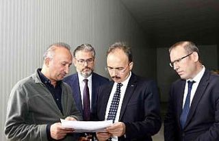 Vali Kızılkaya üretici tesislerini inceledi