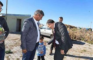 Vali Öksüz, köylülerle bir araya geldi