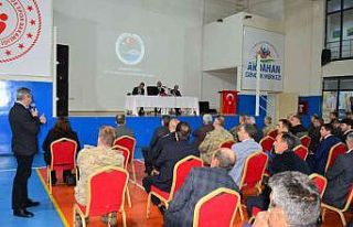 Vali Öner, muhtarlarla buluşmalarını sürdürüyor