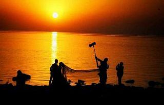 Van Gölü’nde kartpostallık günbatımı