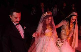 Van’da aşiret düğününde 5 milyon TL’lik takı...