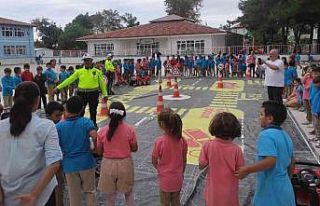 Yakakent’te öğrencilere trafik eğitimi