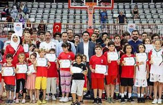 Yalova Belediyesi Yaz Okulları’nı 220 çocuk tamamladı