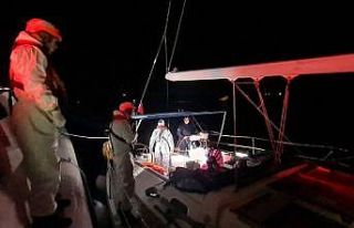 Yelkenli teknede 92 düzensiz göçmen ve 3 göçmen...