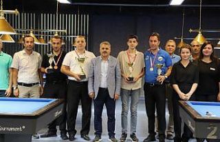 yeni bilardo salonunda ilk şampiyona
