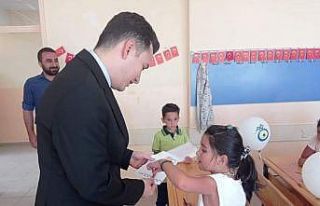 Yeni Kaymakam Karataş, öğrencileri test etti