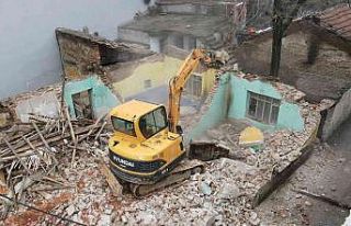 Yıldırım Belediyesi 461 metruk binayı yıktı
