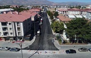 Yol yenileme çalışmaları devam ediyor