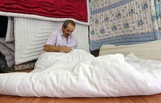 Yorgancılık mesleğini yaşatmak için çalışıyor