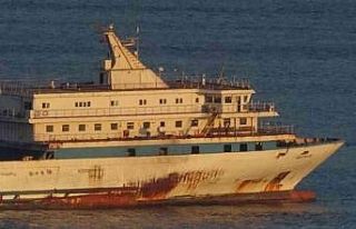 Yunan unsurlar tarafından ateş açılan gemi gündüz...