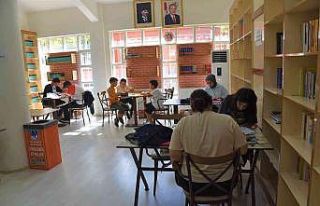 Yunusemre’deki kütüphaneler hafta sonları da...