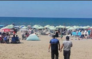 Zabıta ekipleri, sahillerdeki görevini başarıyla...