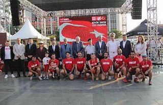Zafer rotasında düzenlenen ilk ultra maraton İzmir’de...