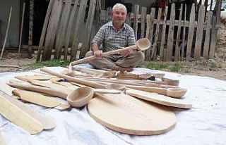 10 yaşında başladığı sanatını 65 yıldır...