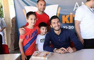 12. Antalya Kitap Fuarı üç günde binlerce ziyaretçi...