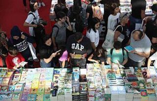 12. Antalya Kitap Fuarı’nda yerel yazarlar okurlarıyla...