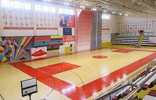 15 Temmuz Spor Salonu’nda bakım onarım çalışmaları...