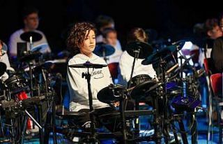 4-8 yaş arası 30 çocuktan bateri şov