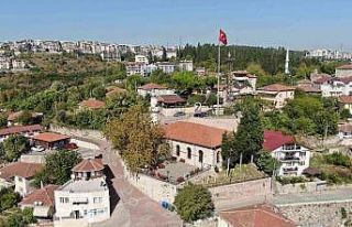 690 yıldır ayakta, kılıçla hutbe geleneği bu...